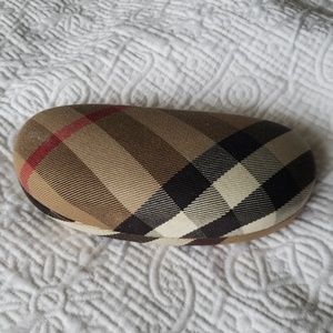 Burberry glasses Nova check case